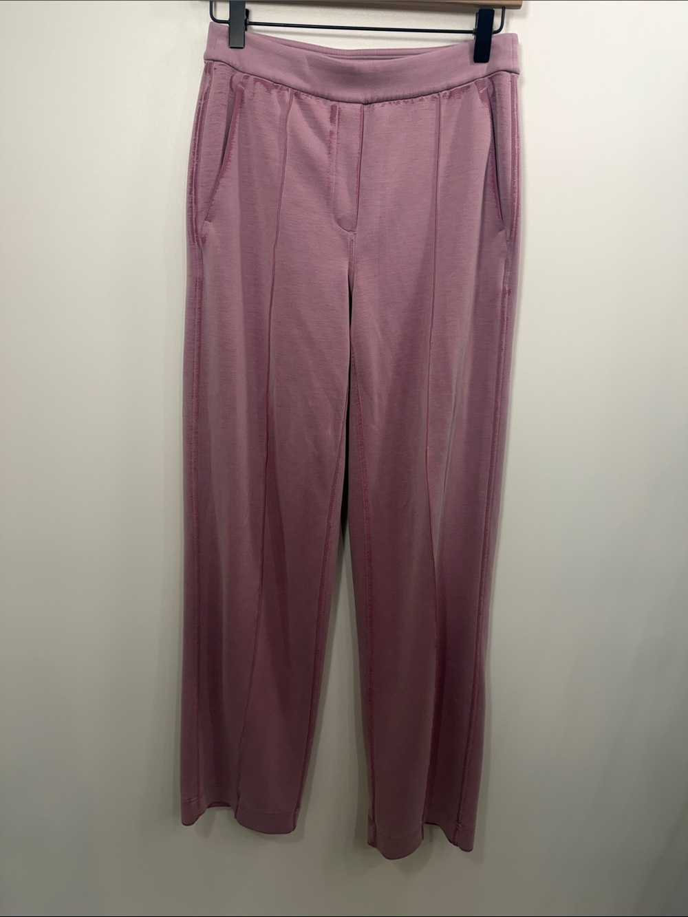 Lululemon Softstreme pintuck mid rise pants in rose blush size XS.